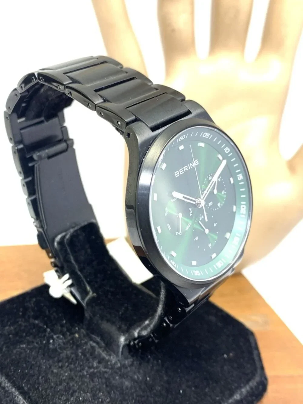 Bering Men's Watch 11740-728 Quartz Green Dial Black Stainless Steel 40mm
